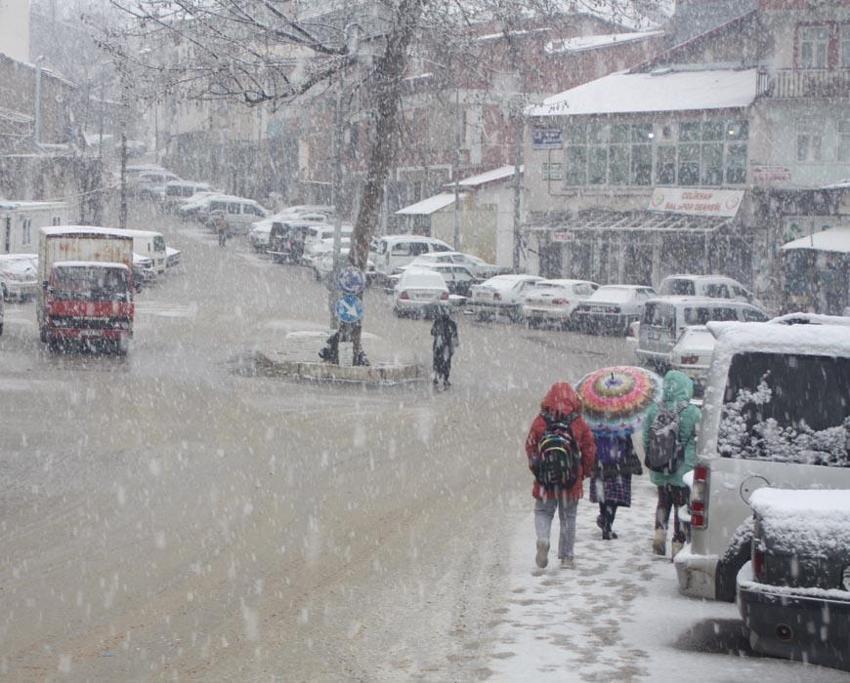 Karla karışık yağmur ve sağanak geliyor! Meteoroloji buzlanma ve çığ tehlikesine karşı uyardı