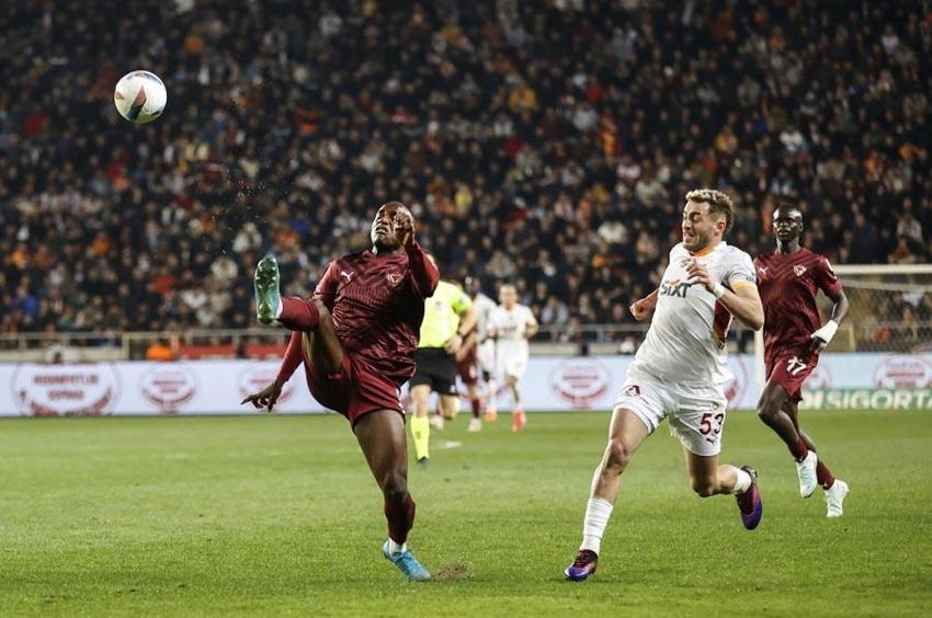 Hatayspor Galatasaray maçında 2 gol 1  penaltı vardı! Aslan Mersin'de 2 puan bıraktı