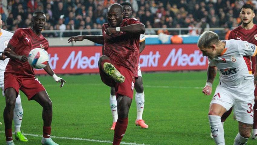 Hatayspor Galatasaray maçında tartışmalı penaltı pozisyonu! Yabancı VAR çağırmadı