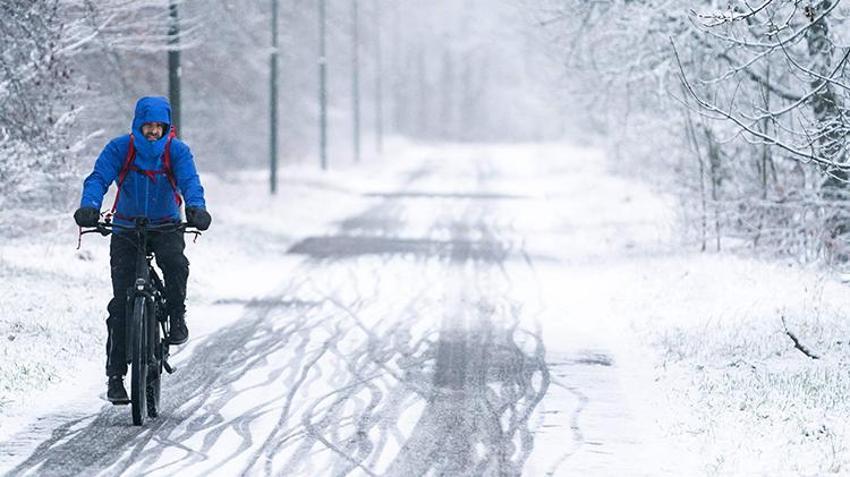 Beklenen kar nihayet İstanbul'a geliyor! Meteoroloji'den peş peşe kritik uyarı geldi: Gün ve saat verildi