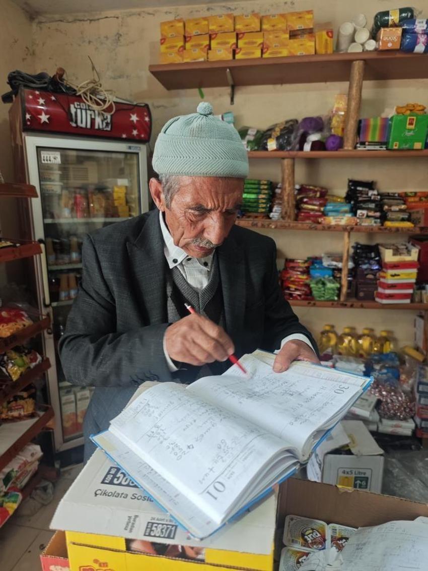 Bitlis'te ecdat geleneği hayata geçirildi! Hayırseverler, Bitlis'te 'Zimem Defteri' ile ihtiyaç sahiplerinin borçlarını kapattı