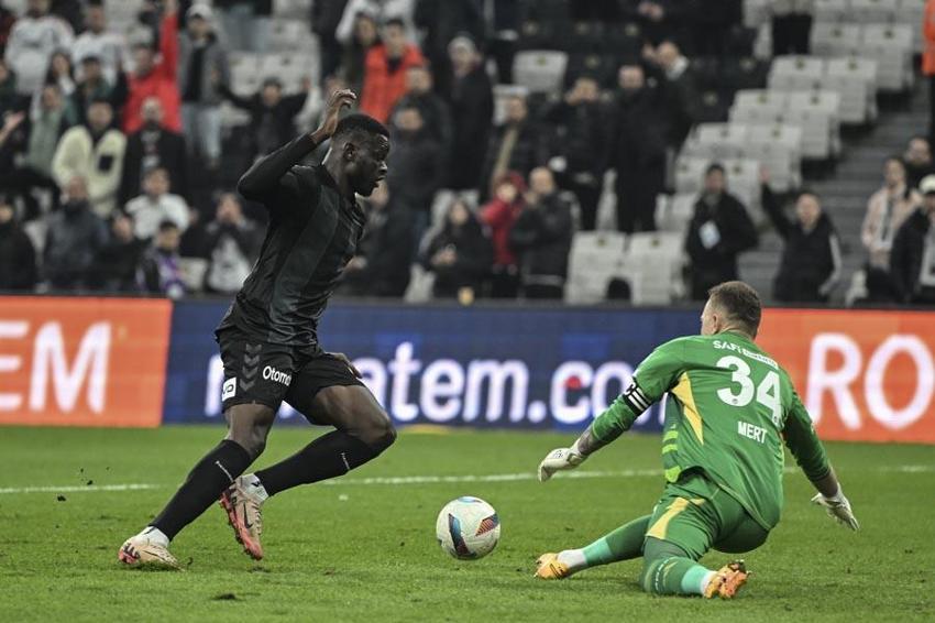 Beşiktaş Samsunspor maçında gol sesi çıkmadı! Kartal evinde kazanamadı
