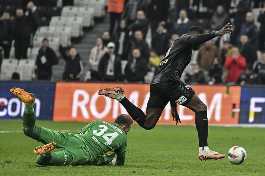 Beşiktaş Samsunspor maçında gol sesi çıkmadı! Kartal evinde kazanamadı