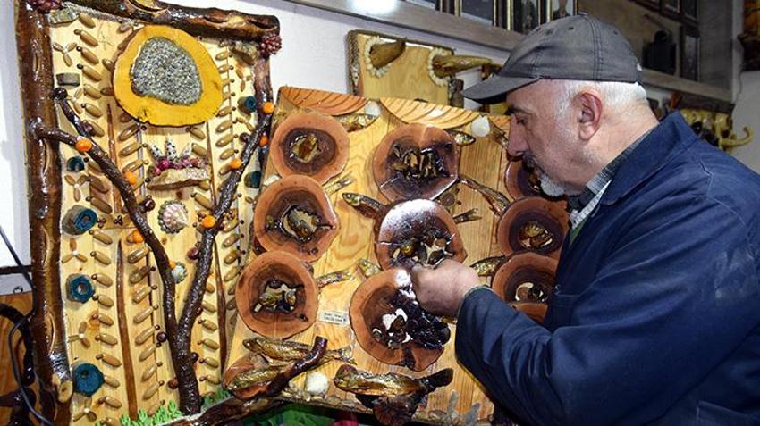 Van'da yedek parça satan esnaf yaptığı tablolarla çevre bilinci oluşturuyor