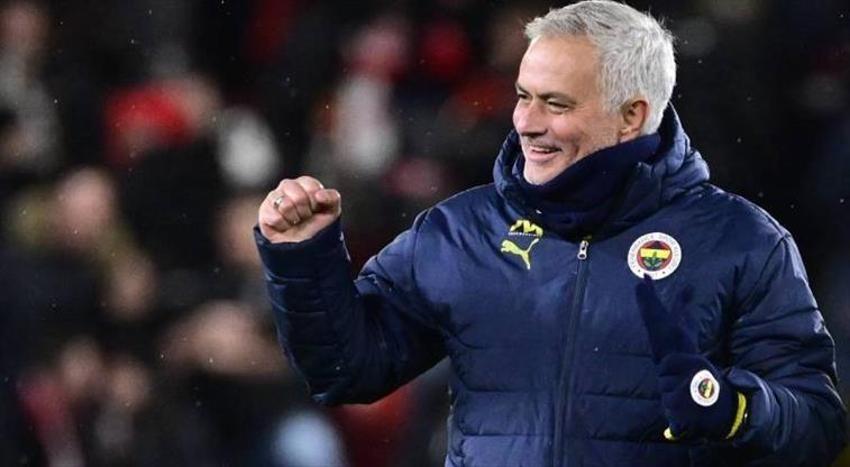 Mourinho'dan maç sonu isyan var: Hoca olmak çok zor, olmaya çalışıyorum