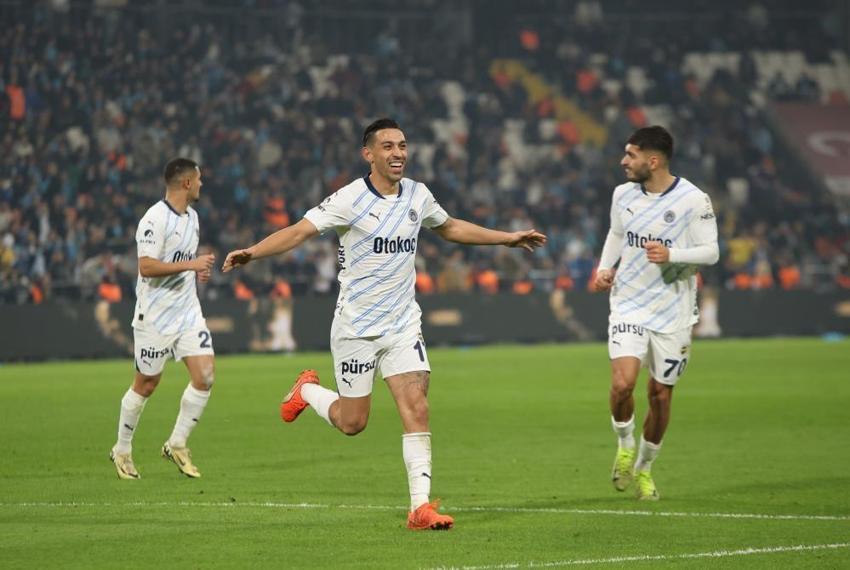 Fenerbahçe ilk yarıda yoktu deyip Fred, Szymanski'yi yerden yere vurdu