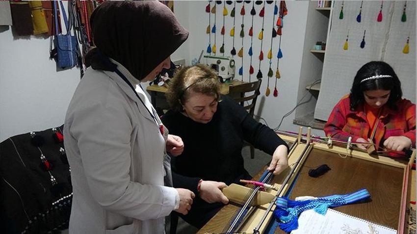 Trabzon'da kaytanlar örülüyor, kurslarla yeni nesle aktarılıyor