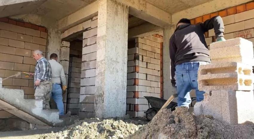 Osmaniye'de "Yerinde Dönüşüm Projesi"yle yapılan köy evleri hızla yükseliyor