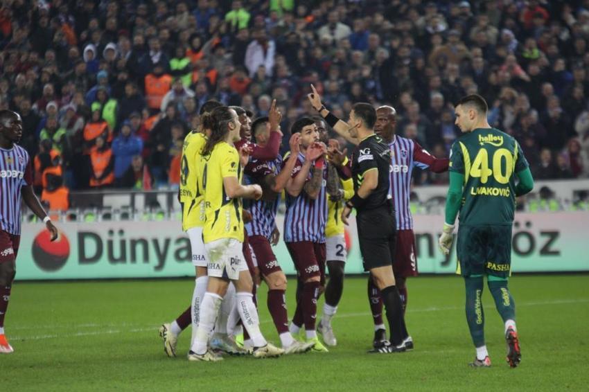 Fenerbahçe'den ters köşe transfer! Trabzonsporlu yıldız için Ali Koç harekete geçti! 