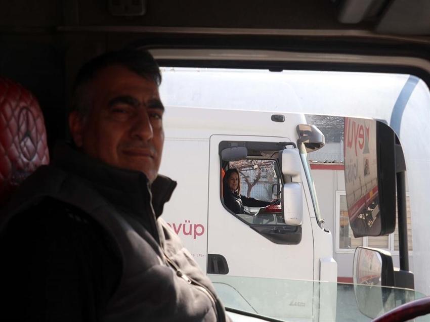Tır şoförü çiftin ömrü yollarda geçiyor! Evde değil, gümrük kapılarında buluşuyorlar