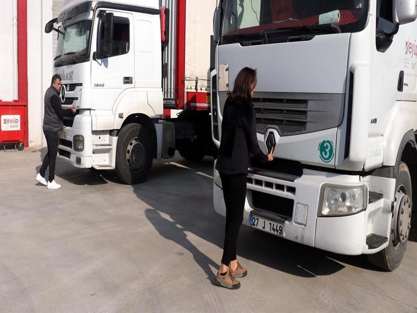Tır şoförü çiftin ömrü yollarda geçiyor! Evde değil, gümrük kapılarında buluşuyorlar