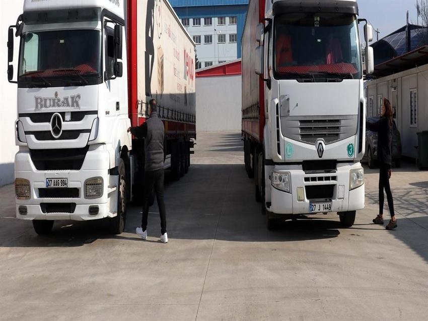 Tır şoförü çiftin ömrü yollarda geçiyor! Evde değil, gümrük kapılarında buluşuyorlar