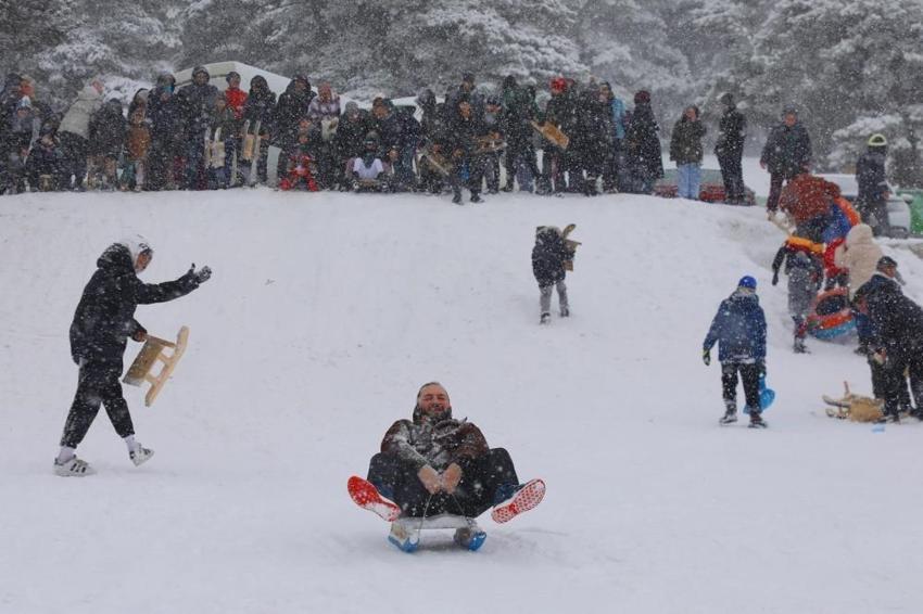 Böyle olur Karadeniz'in kış festivali! 1200 rakımda orkestra da vardı, horon da!
