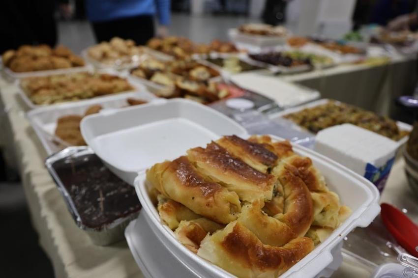 Final haftasında anne yemeği hazırladılar! Akademisyenin hamaratı Fırat Üniversitesi'nde