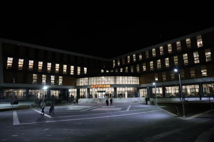 Final haftasında anne yemeği hazırladılar! Akademisyenin hamaratı Fırat Üniversitesi'nde