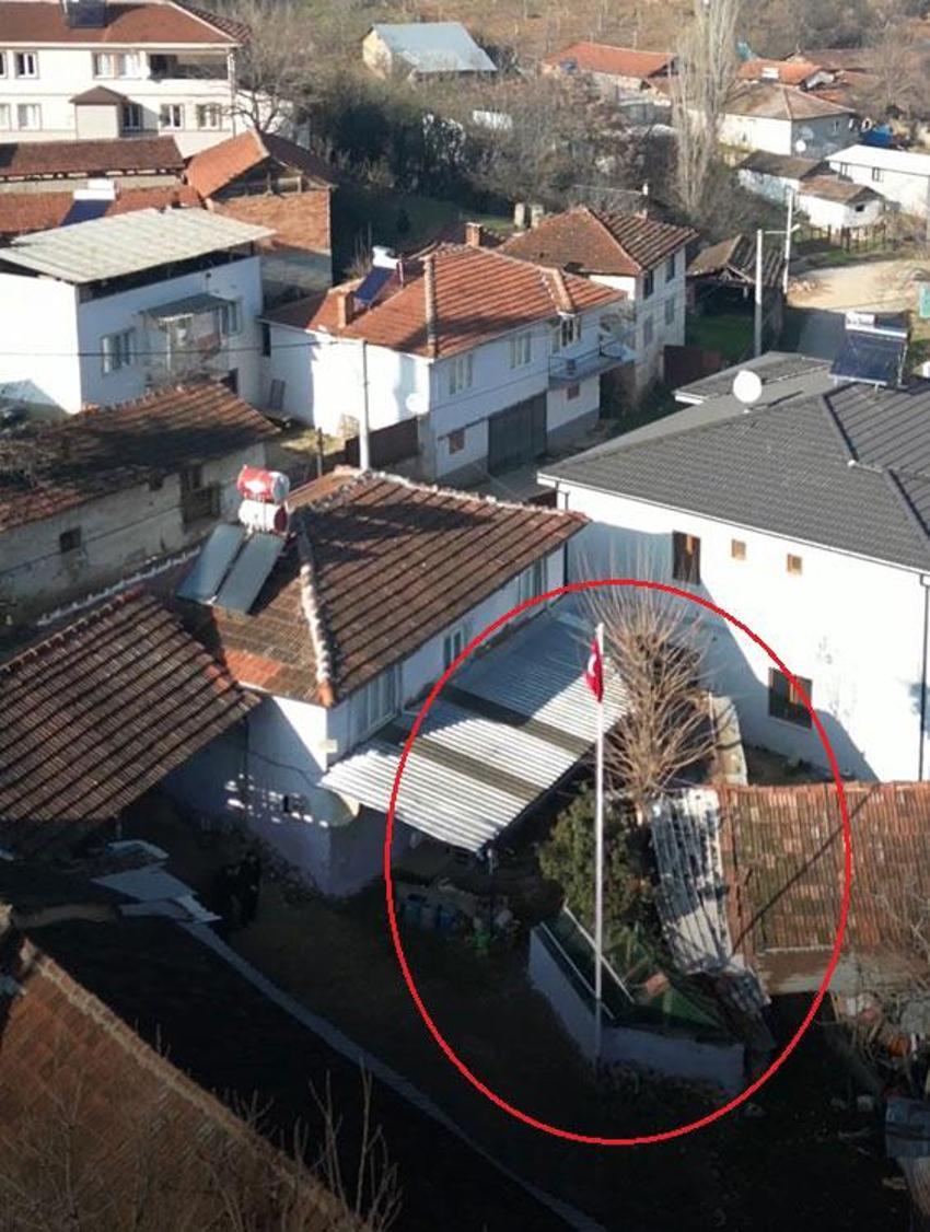 Kurtuluş Savaşı’nda bahçelerine defnedilen 3 şehidin mezarını 103 yıldır koruyorlar