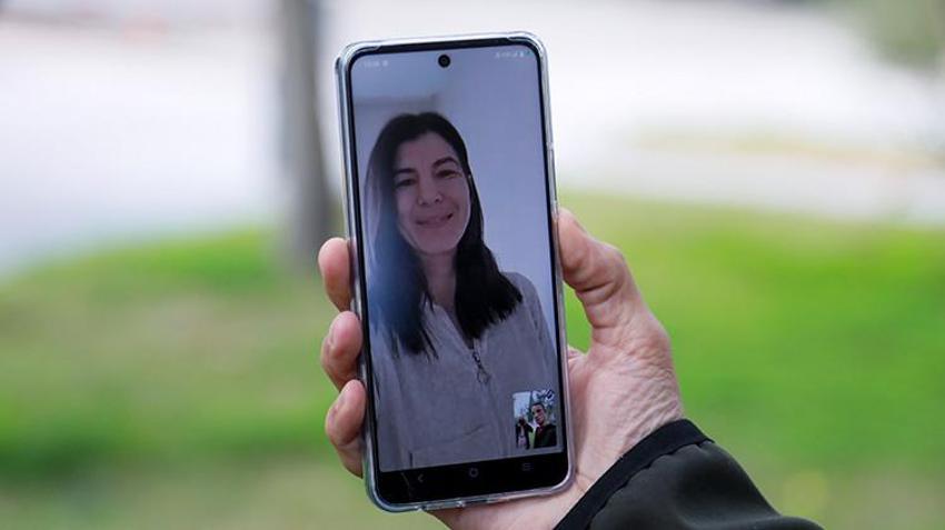 Türkiye'nin ilk yüz naklinin yıl dönümünde duygusal buluşma! Yüz nakli olan Uğur Acar donör Ahmet Kaya'nın kızıyla görüştü