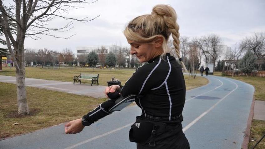 Haftada 60 kilometre koşuyor! Kadın master atlet 2 yılda madalyaya doydu