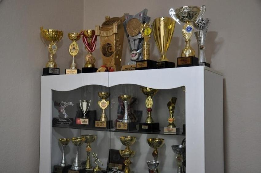 Haftada 60 kilometre koşuyor! Kadın master atlet 2 yılda madalyaya doydu