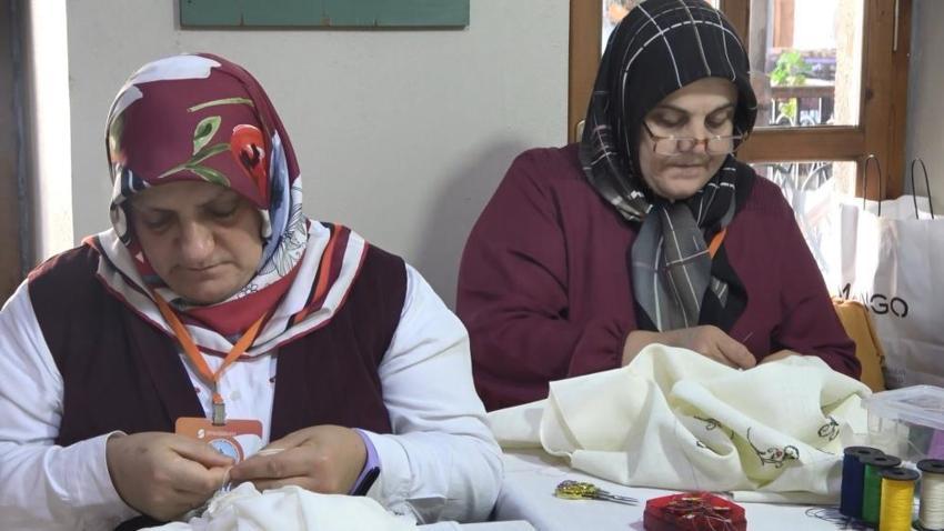Trabzonlu büyükanneler iğne oyasıyla gelir sağlıyor! Unutulmaya yüz tutan motifleri yeniden yaşatıyorlar
