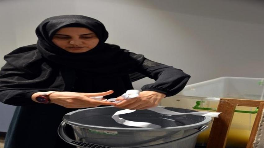 Hurufat Baskı Müzesi'nde atık kağıtlar dönüştürülüyor
