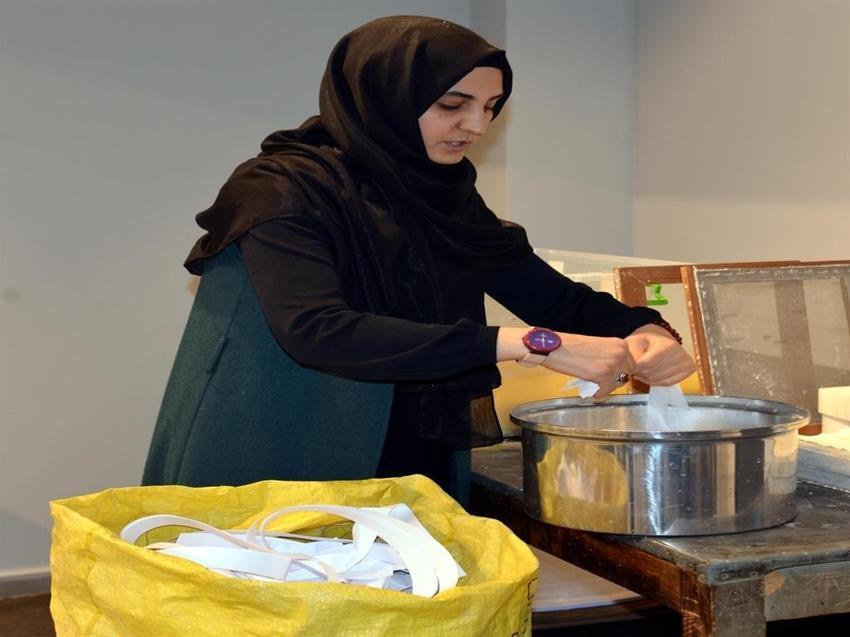 Hurufat Baskı Müzesi'nde atık kağıtlar dönüştürülüyor

