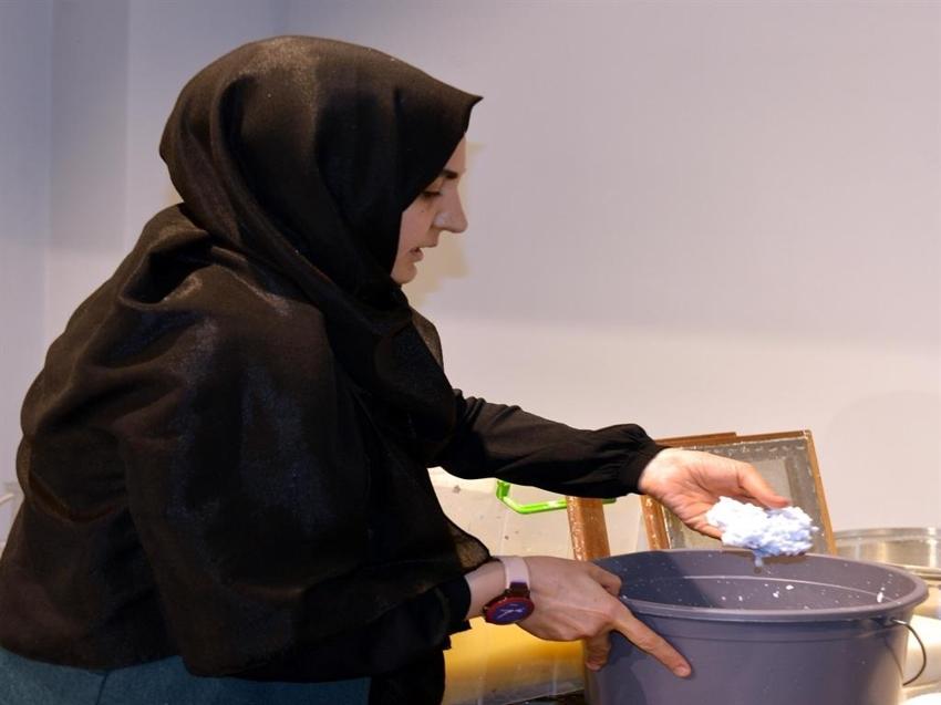 Hurufat Baskı Müzesi'nde atık kağıtlar dönüştürülüyor
