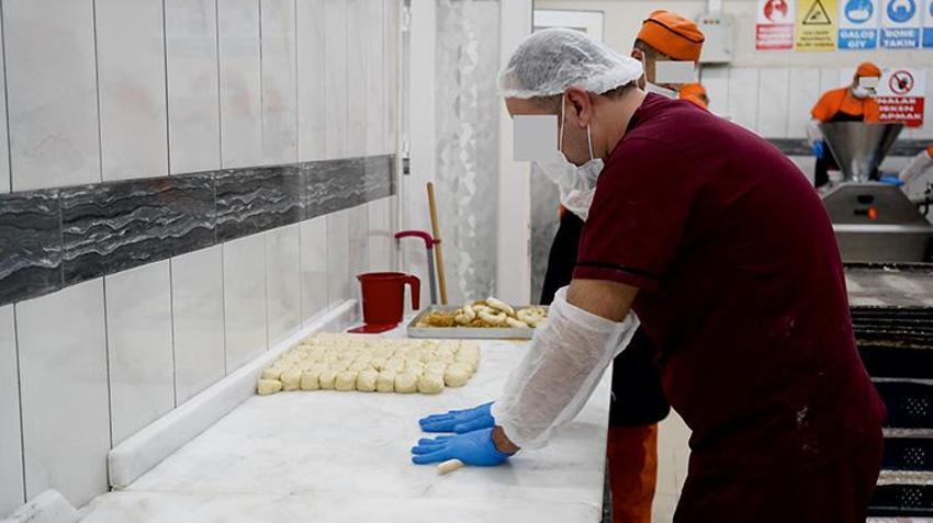 Şırnak'ta hükümlüler, kendi ekmeğini üretiyor