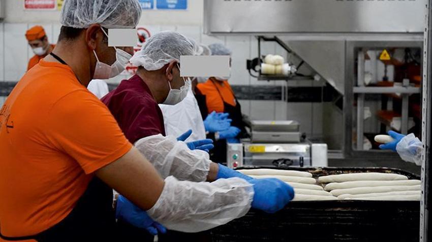 Şırnak'ta hükümlüler, kendi ekmeğini üretiyor