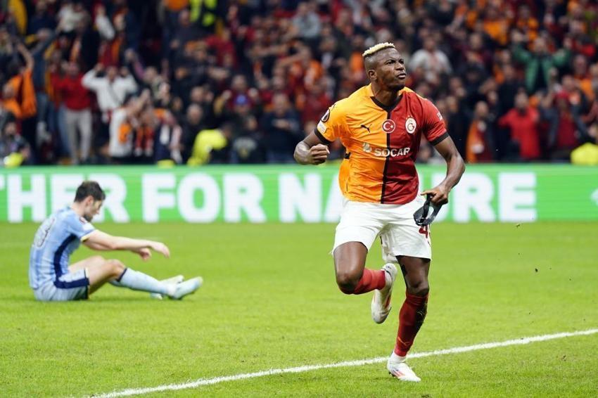 Osimhen'den skandal hareket! Ortalığı birbirine kattı, önce tehdit etti sonra yumrukladı