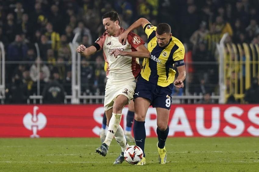 Cengiz Ünder topu rakibe verdi! Szymanski, Tadic'e sert sözler: 'Mourinho beni oyundan al' diye bağırıyordu