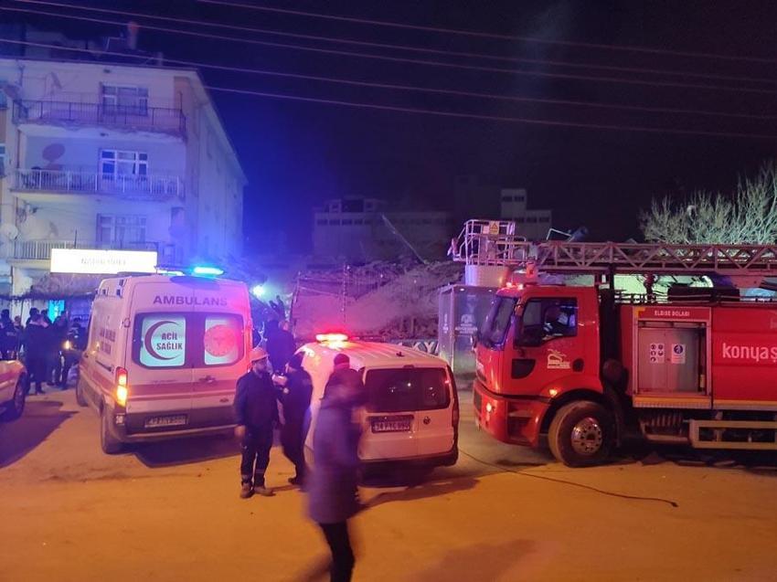 Konya’da 3 katlı bina çöktü; enkazdan 3 kişi sağ olarak kurtarıldı
