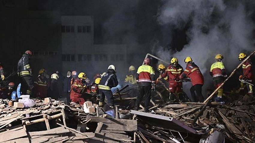 Konya'da bina çöktü! Acı haber geldi, bir kişinin cansız bedeni çıkarıldı