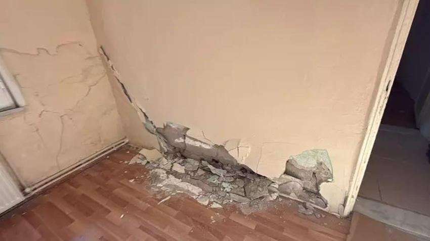 İstanbul'da 3 katlı binada çatlaklar! Daireler boşaltıldı