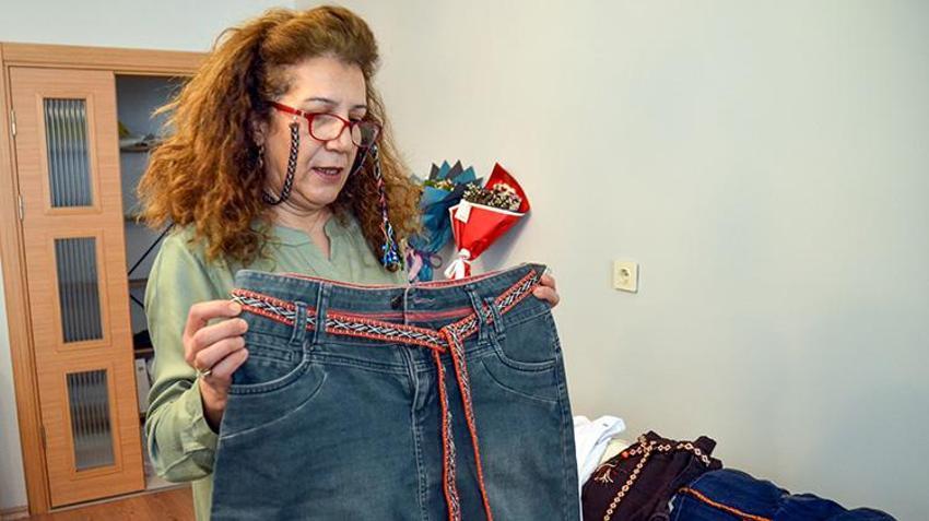 Desene göre hazırlanan kartlar yüzlerce yıllık motiflere işliyor: Annesinden gördüğü geleneksel dokuma yöntemi "çarpana"nın ustası oldu