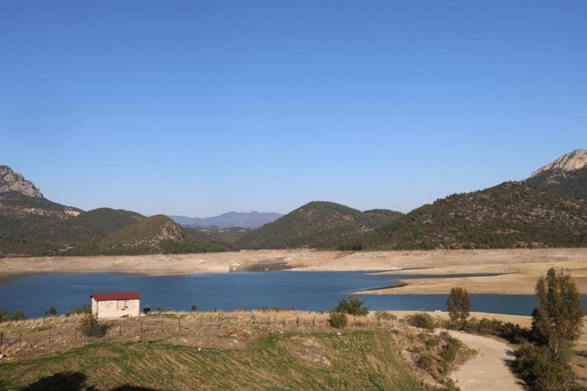 Adana'da sıcaklar arttı, barajlardaki seviye korkuttu! Bu kış sıcak giderse tarımsal üretim yapılamayabilir