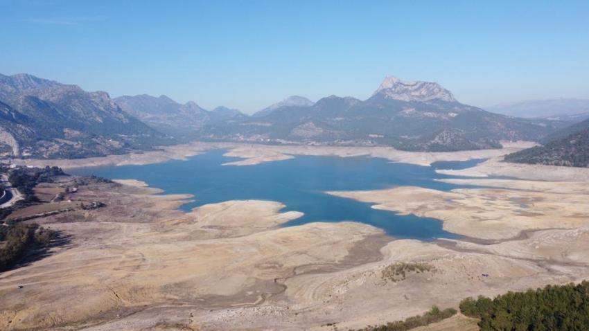 Adana'da sıcaklar arttı, barajlardaki seviye korkuttu! Bu kış sıcak giderse tarımsal üretim yapılamayabilir