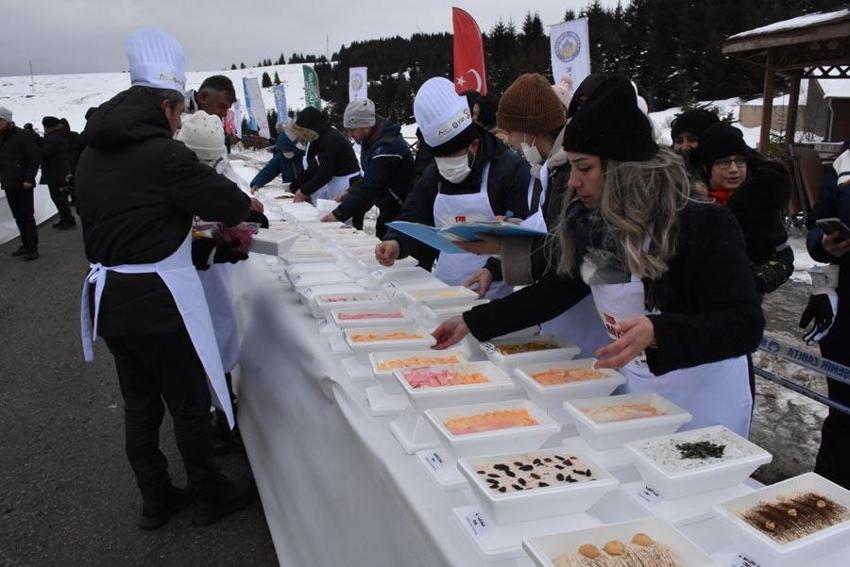 Ordu'da inanılmaz rekor denemesi! Guinness Rekorlar Kitabı'na 1301 çeşit dondurma ile girdi