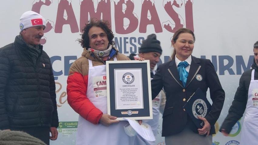 Ordu'da inanılmaz rekor denemesi! Guinness Rekorlar Kitabı'na 1301 çeşit dondurma ile girdi