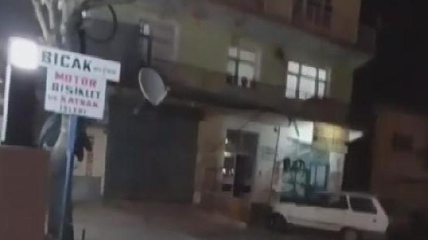 Konya'da 4 katlı bina çökmeden önce alt kattaki restoranın fayansları düşmeye başlamış