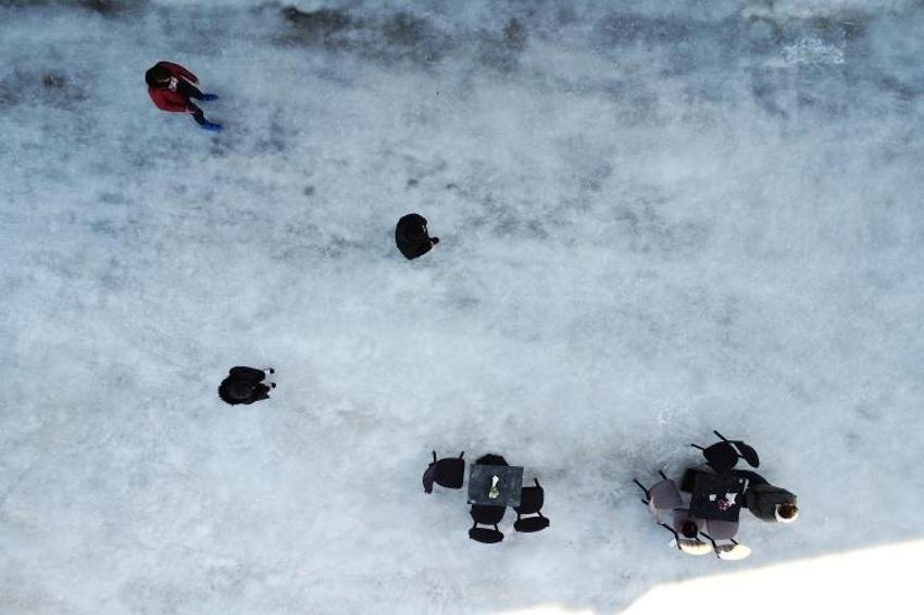 Rusya'dan ilham aldı Erzurum'a buz pisti kafe konsepti getirdi