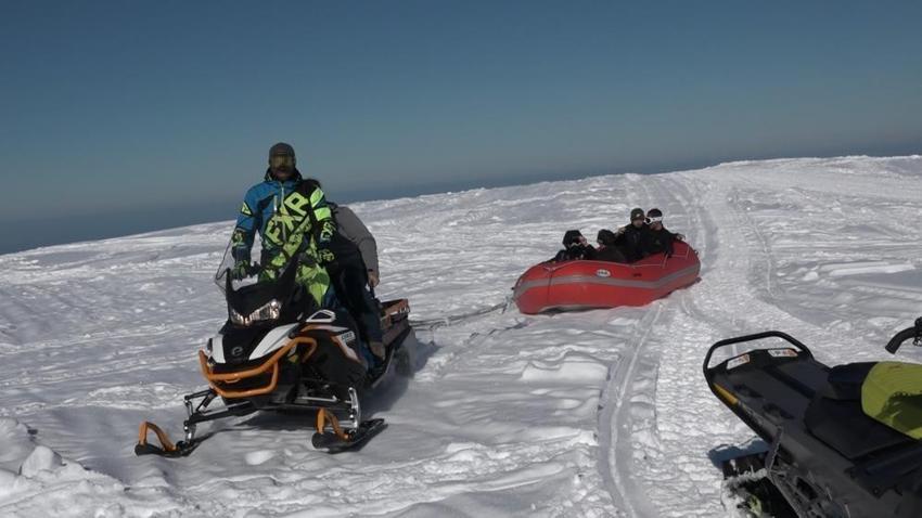 Rafting botları kar motorlarıyla birleşti! Rize'de turistler adrenaline doydu

