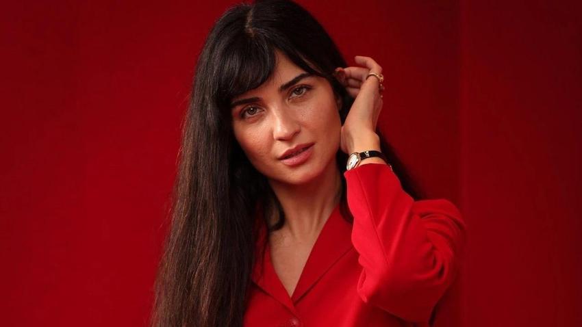 Tuba Büyüküstün Paris'te göz kamaştırdı! Modellere taş çıkarttı
