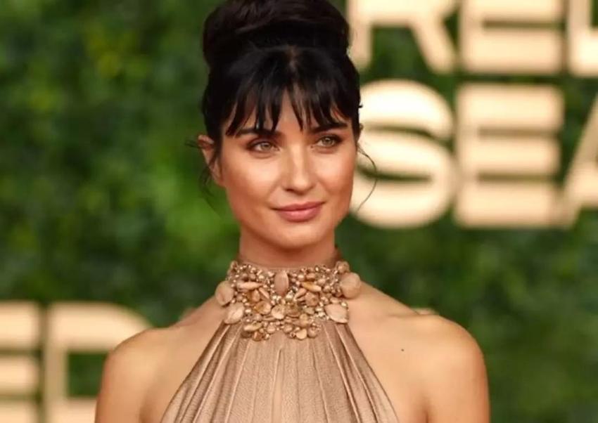 Tuba Büyüküstün Paris'te göz kamaştırdı! Modellere taş çıkarttı
