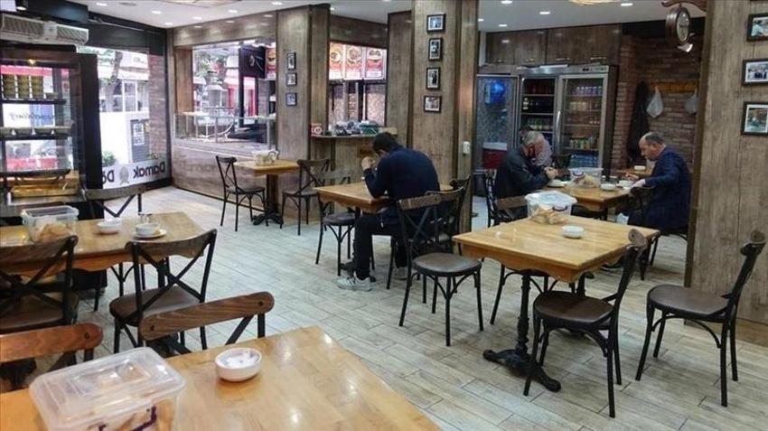 Kafede sipariş vermeyen müşteriye taksimetre açılıyor! Yeni yöntem 'masa tarifesi’ dönemi