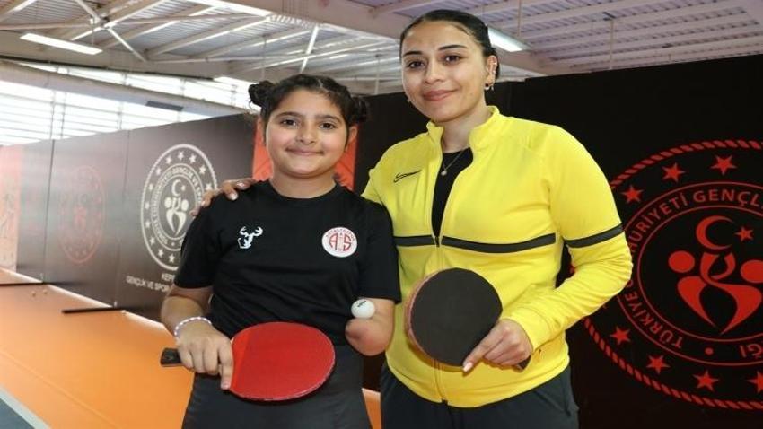 Doğuştan engelli Maya, masa tenisinde üst üste derece aldı