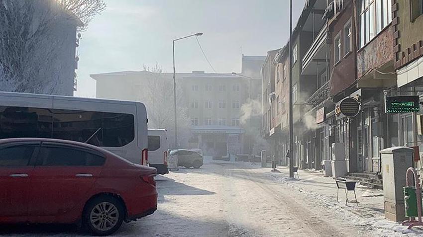 Doğu buz tuttu! Erzurum'da eksi 32 dereceyle kışla mücadele ediliyor