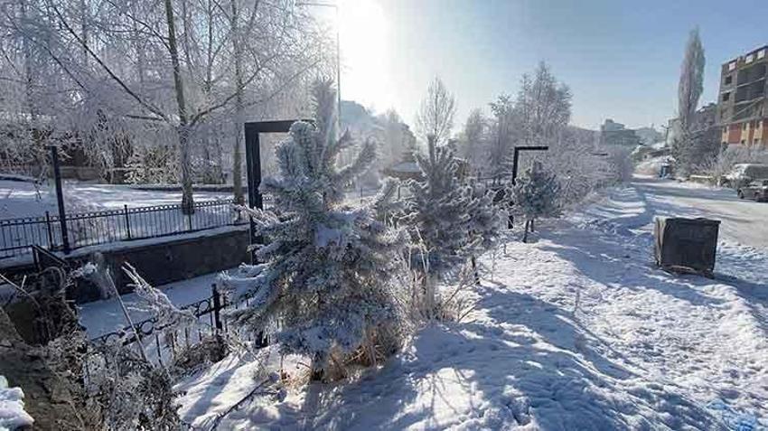 Doğu buz tuttu! Erzurum'da eksi 32 dereceyle kışla mücadele ediliyor