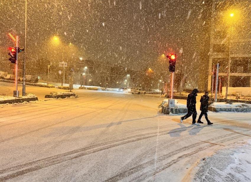 Lapa lapa kar yağışları İstanbul'a geliyor! Meteoroloji tarih vererek illeri uyardı