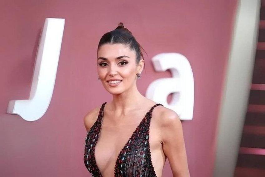Hande Erçel Paris'i salladı! Yeni imajı tam not aldı
